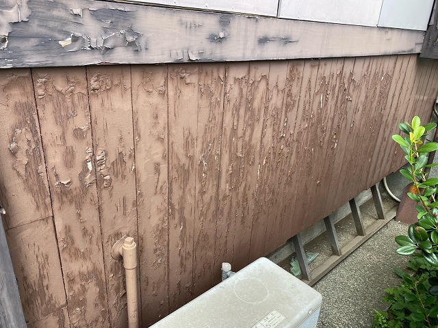 底部の激しい塗膜剥がれ
